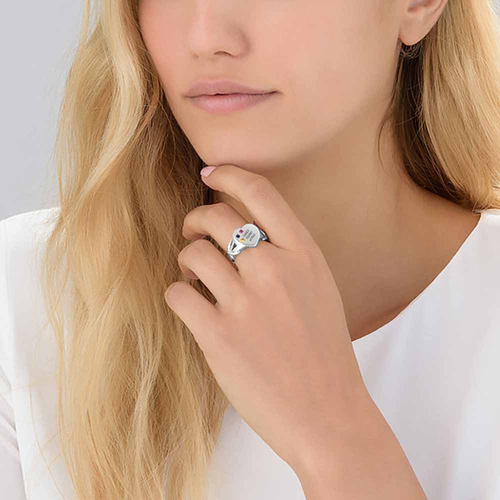 Luxurious heart-shaped diamond ring